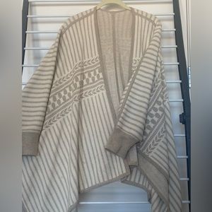 Kit & Ace Poncho, Size: S/M